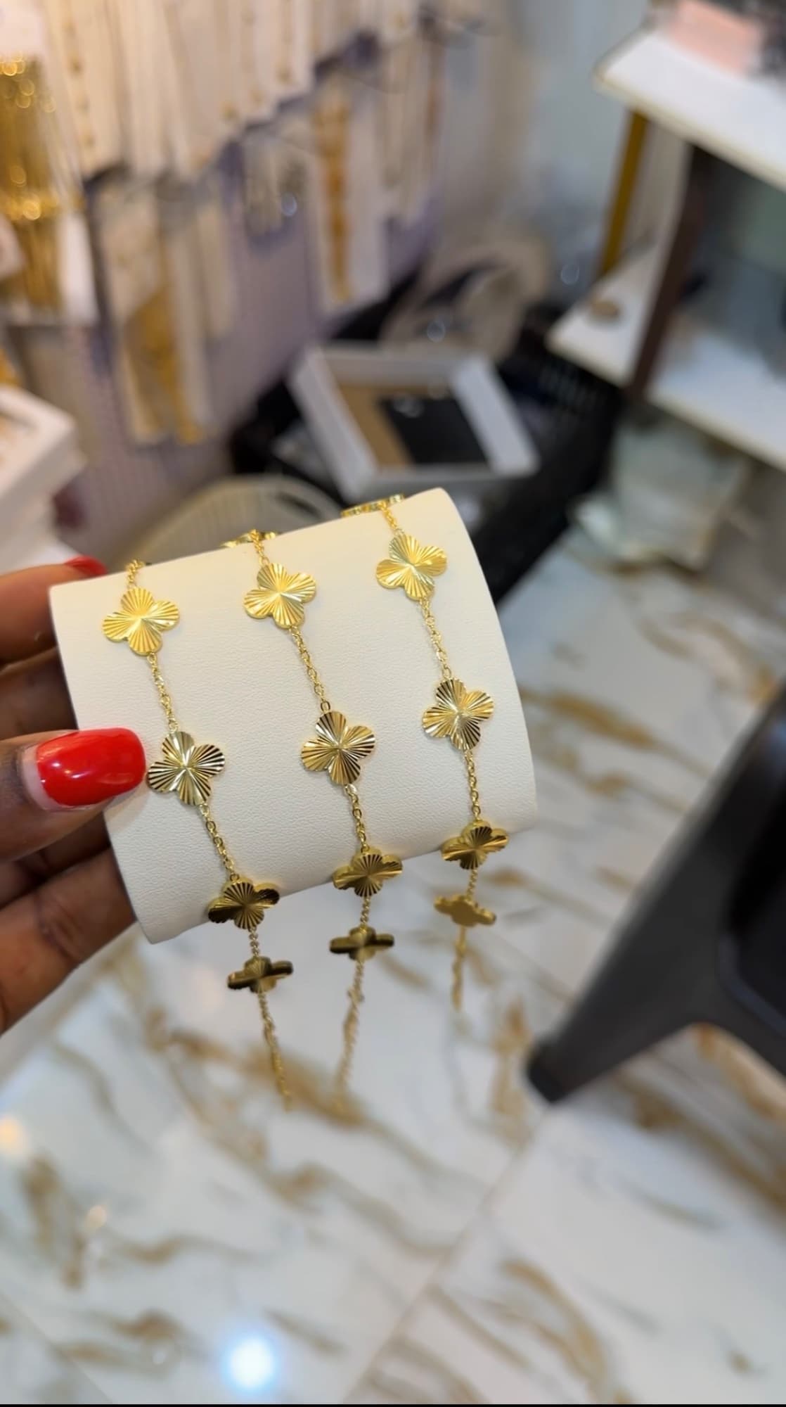 Fashion clover bracelet